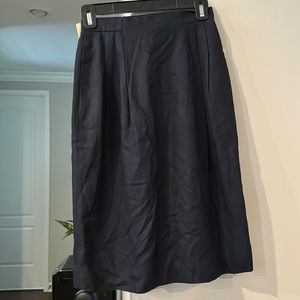 Jones New York Vintage Skirt, Size 6P, fully lined, Navy